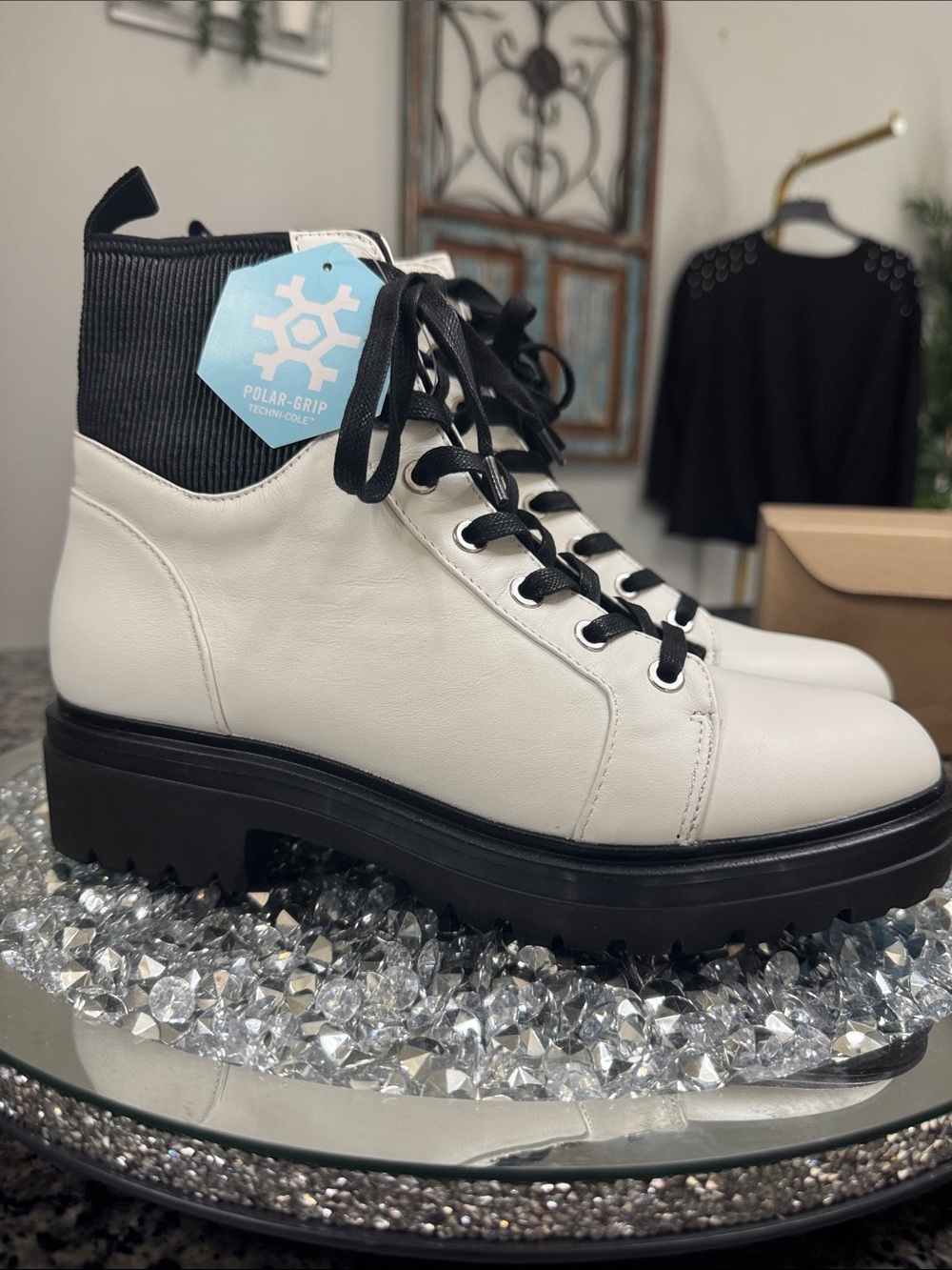Kenneth Cole White Rhode leather Lace-Up Polar-Grip Ankle Boots with Black Trim